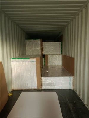 تم تحميل حاوية ألواح الرغوة البلاستيكية للعملاء في تايلان...